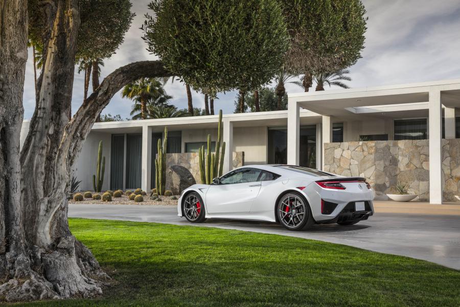 Acura NSX 2016 года  (NA) (фото 36 из 286)